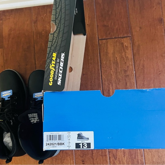 GOOD YEAR.
ENGINEERED BY
SKECHERS size 13 BLACK NEW WORK BOOTS - Picture 10 of 11